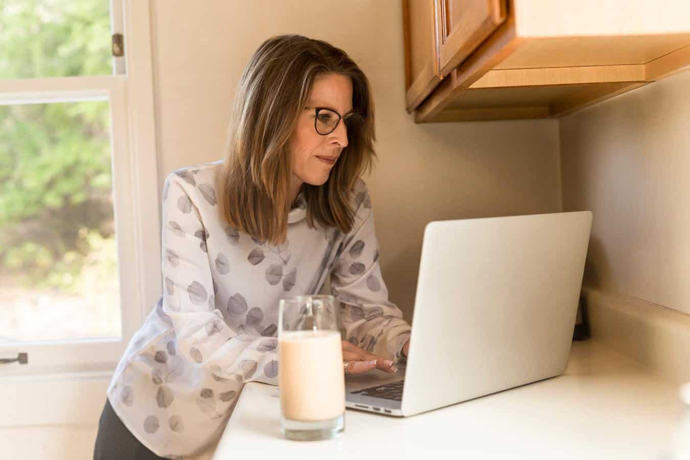 17 Types of Online Work at Home Jobs that Really Pay Off - LifeHack