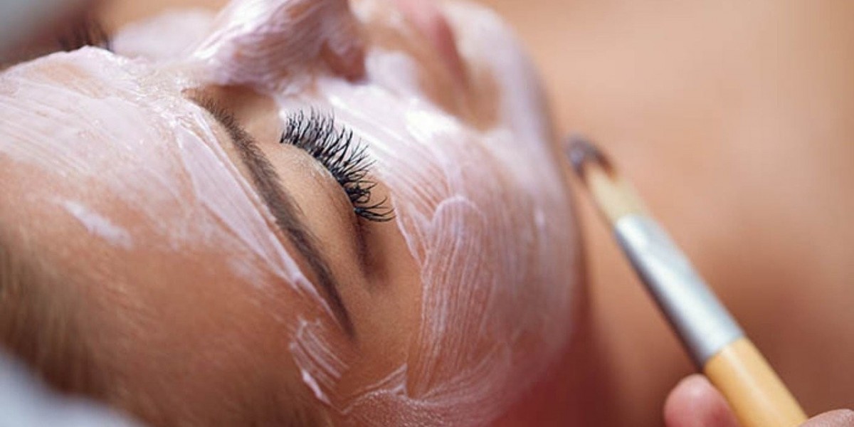 Skincare Essentials: The Benefits of Integrating Eyebrow Tinting with Your Facial Routine