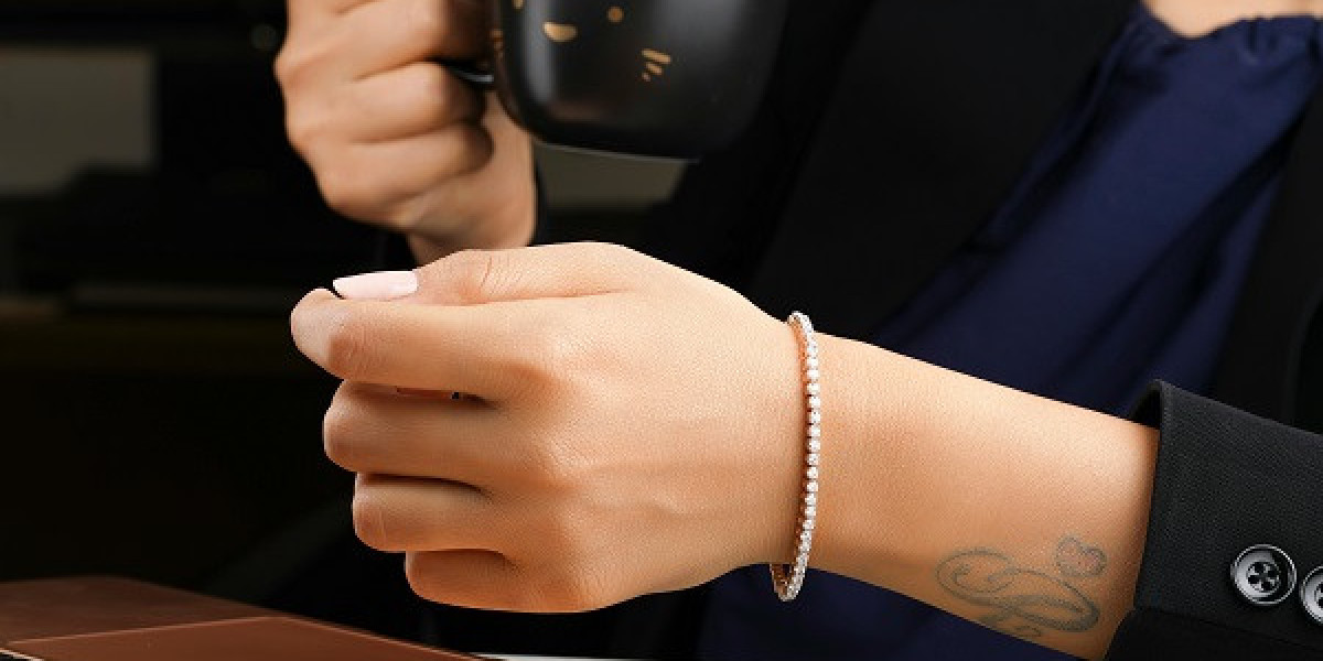 The Expert Guide to Choosing the Perfect Diamond Bracelet