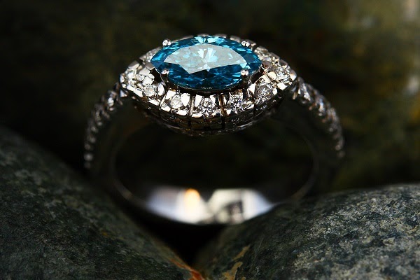 A Guide to Matching Gemstone Rings with Birthstones and Zodiac Signs