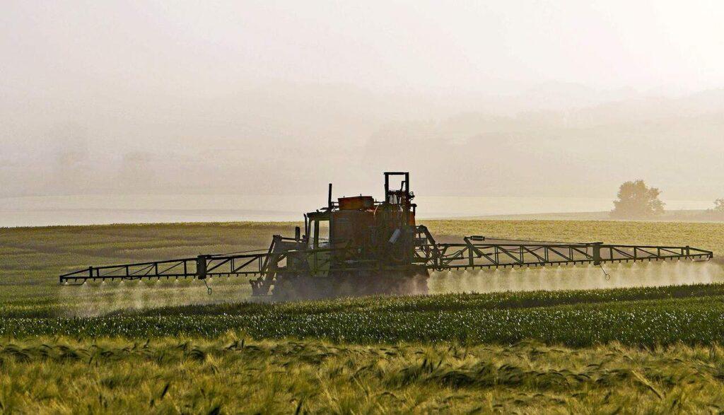 5 Ways Pesticides May Harm Your Family | Buzzakoo