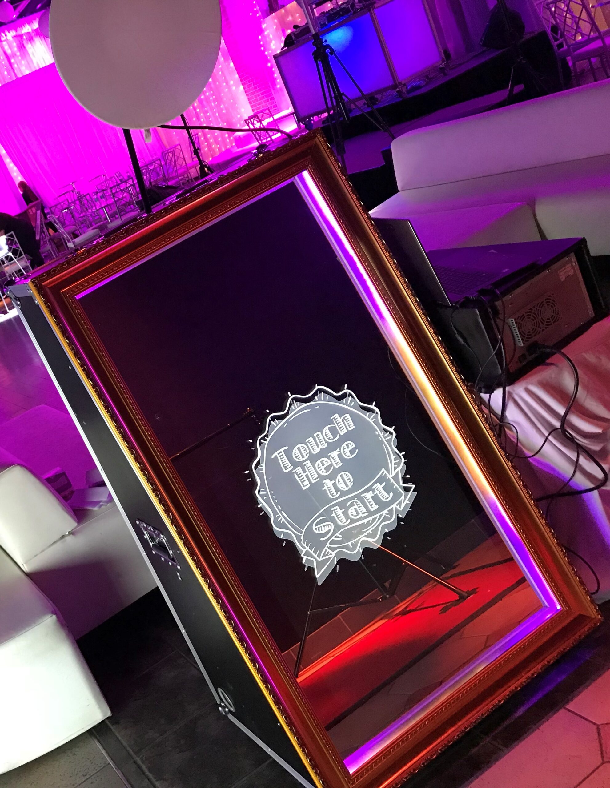 Magic Mirror Photo booth, Quebec city, MTL - Get the VIP experience