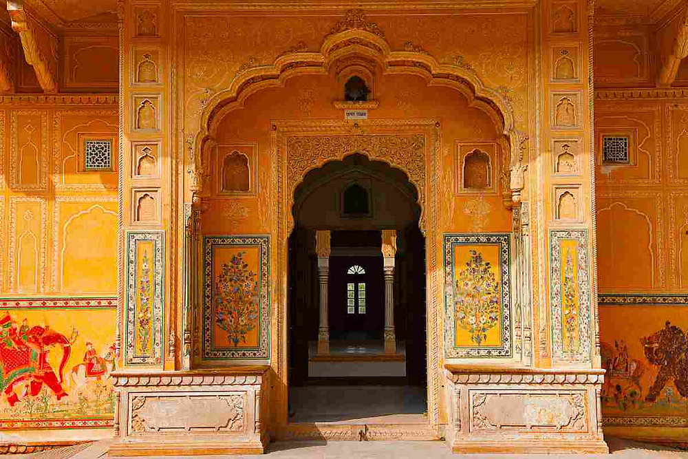 Heritage Stays in Jaipur That Feel Royal and Friendly